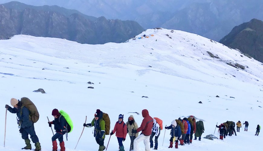 The Climb : Trek to Sar Pass